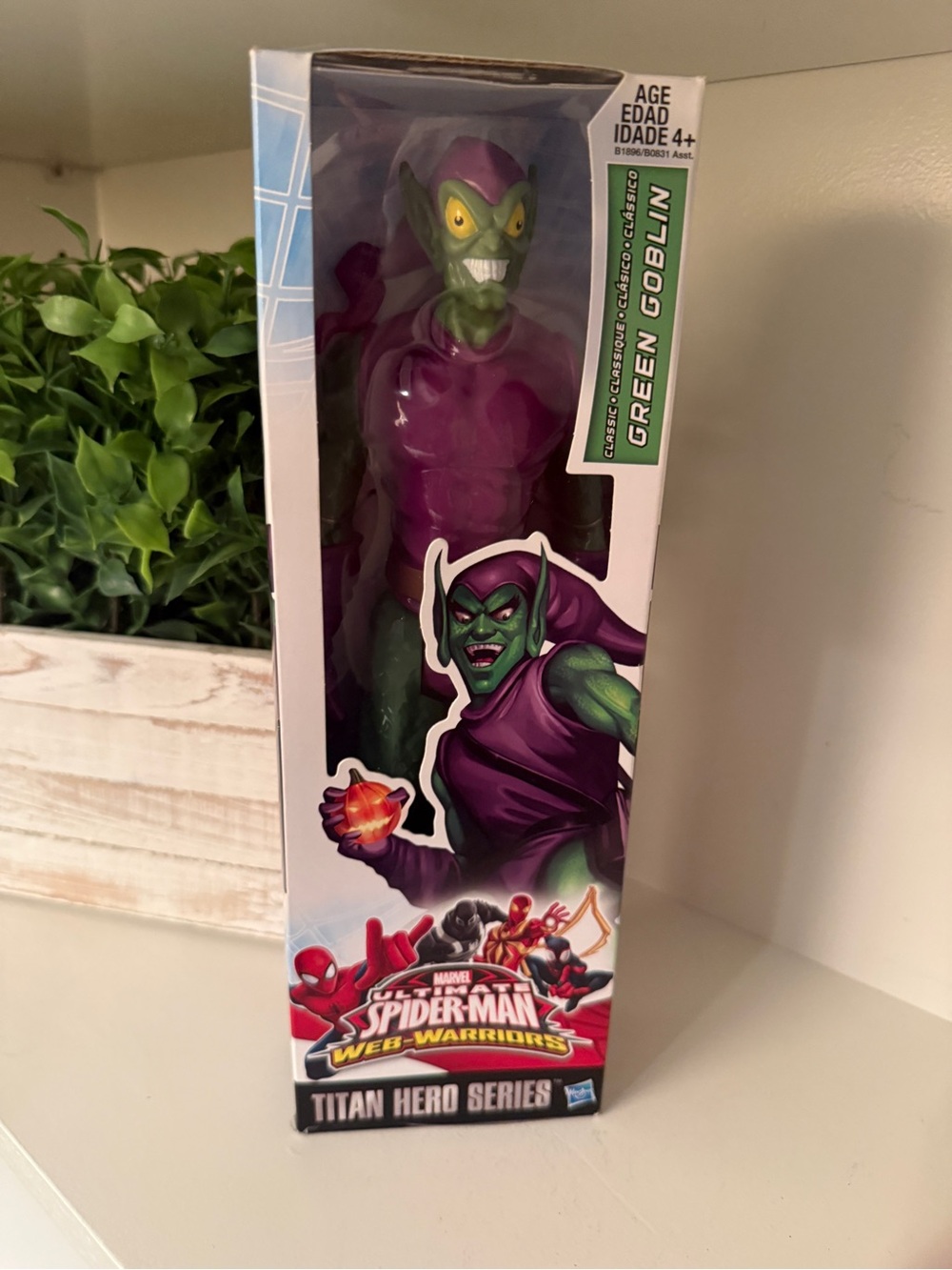2014 Hasbro Marvel Ultimate Spider-Man Green Goblin Titan Hero Series 12” NIB